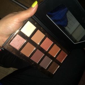 Crown Pro 10 color Fuego Collection palette